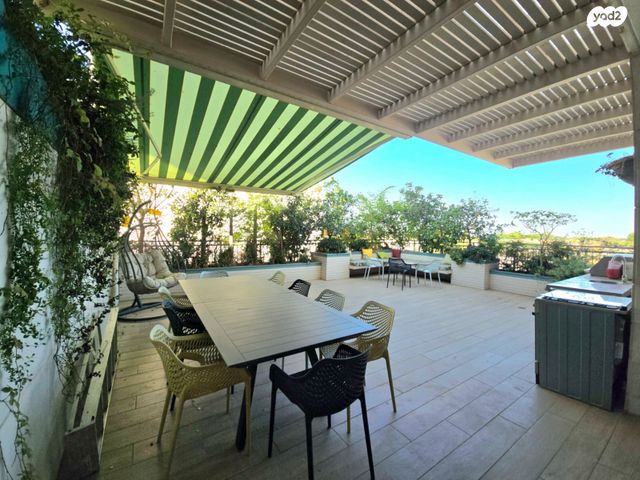 גג/ פנטהאוז, יהודה עמיחי 6, נווה זמר, רעננה