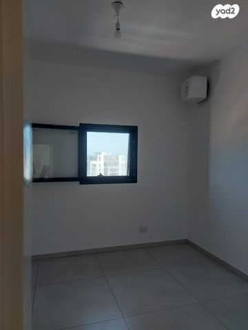 דירה, אריק איינשטיין, דרום חדש, פארק הים, בת ים