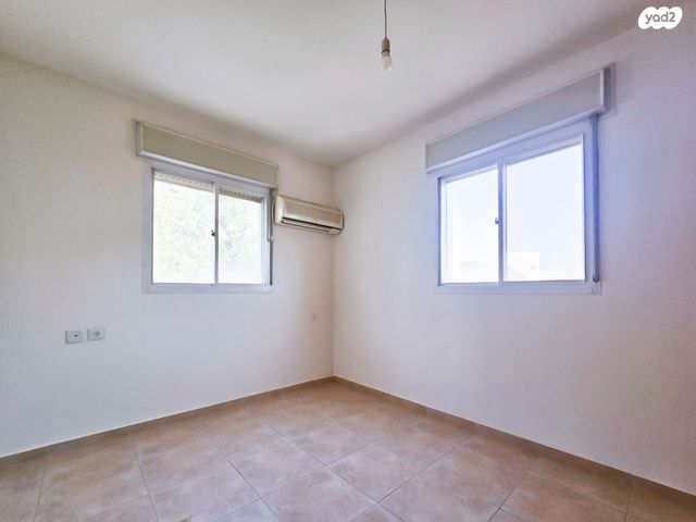 דירה, ציפורנית, הפרחים, מודיעין מכבים רעות