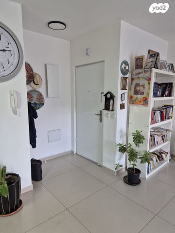 דירה, אתרוג, החורש, חריש