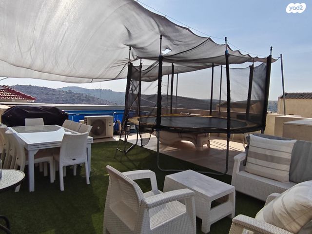 דו משפחתי, בית אריה / עופרים