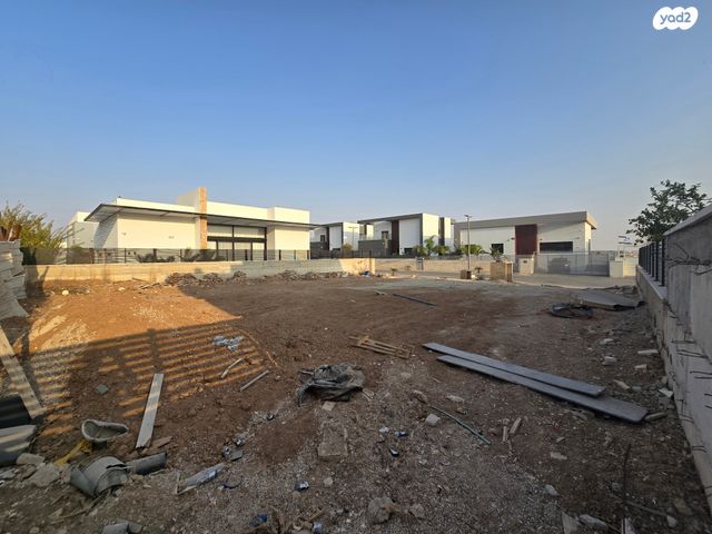 מגרשים, עורבני 6, כרמית, מיתר / כרמית