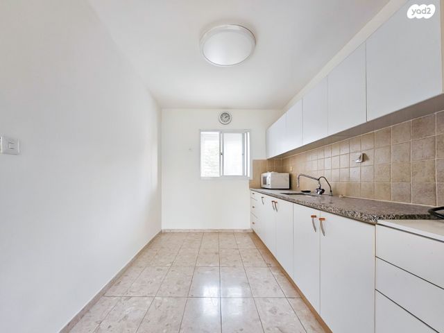 דירה, ציפורנית, הפרחים, מודיעין מכבים רעות