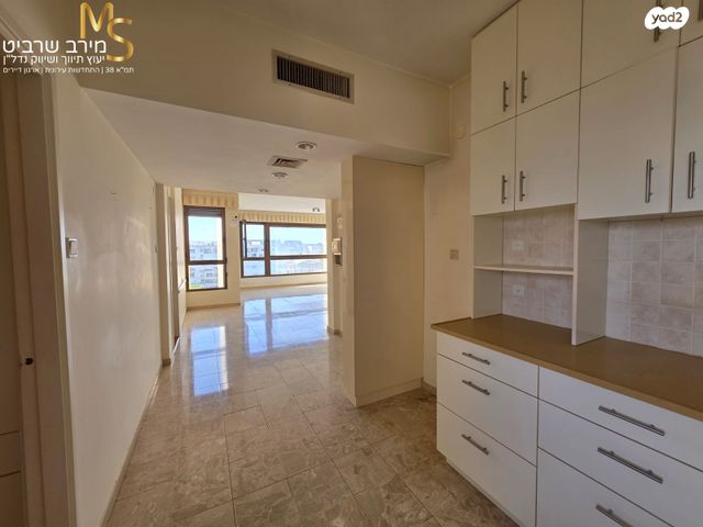 דירה, שדרות הנשיא, מרכז הכרמל, חיפה