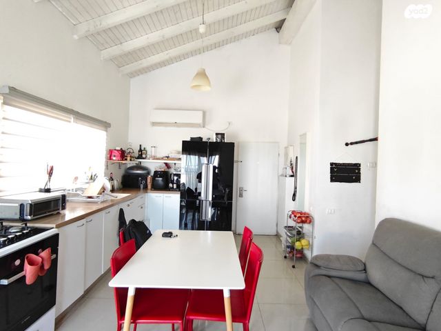 דו משפחתי, בית אריה / עופרים