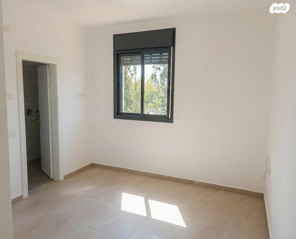 דירה, רועי קליין, קרית קריניצי, רמת גן