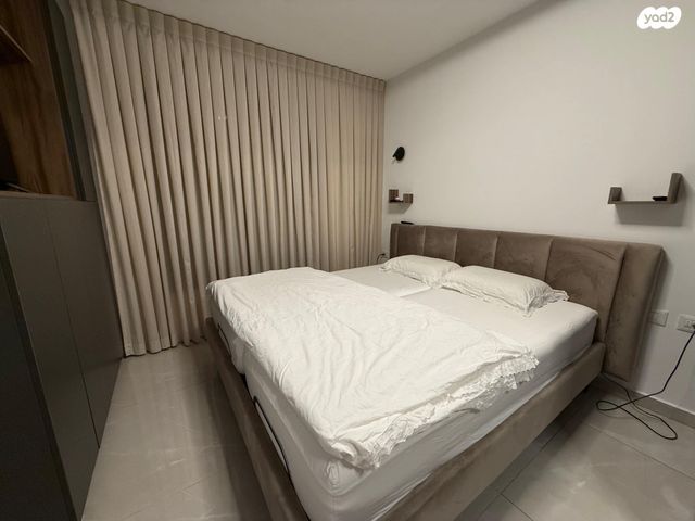 דירה, רחובות המדע, רחובות