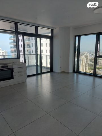 דירה, אריק איינשטיין, דרום חדש, פארק הים, בת ים