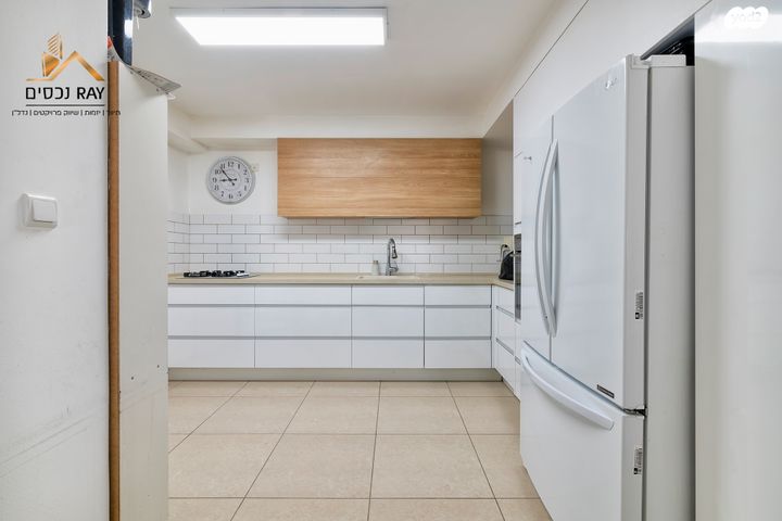 דירה, הדרור, נאות בן גוריון, יבנה