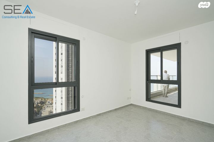 גג/ פנטהאוז, אמנון ליפקין שחק 3, נוף הטיילת, נתניה