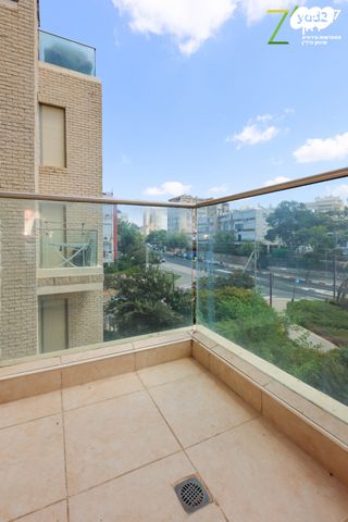 דירה, שמואל הנגיד 7, מרכז, הרצליה