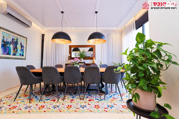 גג/ פנטהאוז, מתחם מרכזי, גני תקווה