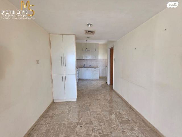 דירה, שדרות הנשיא, מרכז הכרמל, חיפה