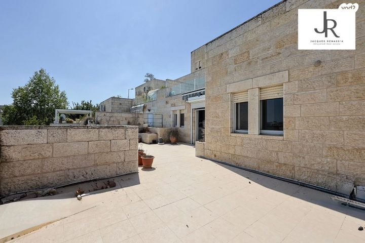 דירה, הדישון, מלחה, מנחת, ירושלים