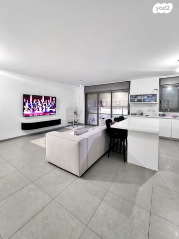 דירה, אברהם מחרז 18, סנטרל פארק / האצטדיון, באר שבע