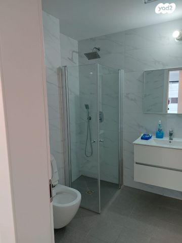 דירה, אריק איינשטיין, דרום חדש, פארק הים, בת ים