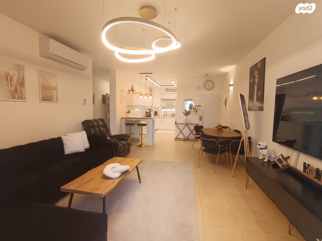 דירה, וייצמן, עיר, מרכז העיר, נהריה