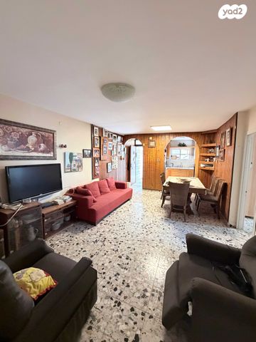 דירה, הרבי מלובאוויטש, צפת