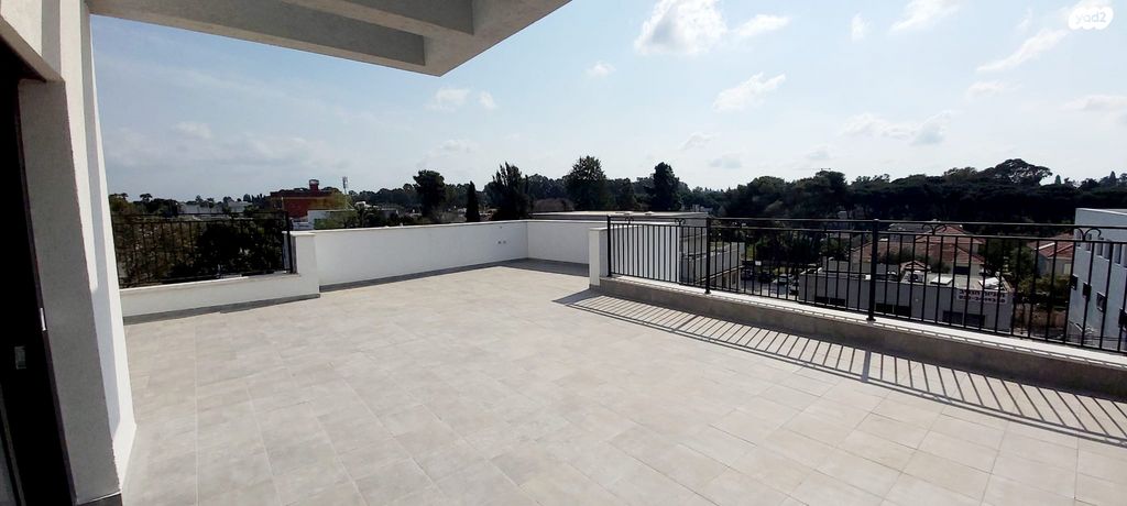 גג/ פנטהאוז, נווה אשר, פרדס חנה כרכור