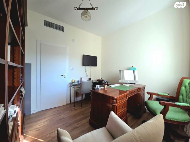 גג/ פנטהאוז, יהודה עמיחי 6, נווה זמר, רעננה