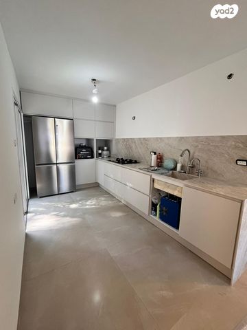 דירת גן, חסידי אומות העולם, רמת אלון, חיפה