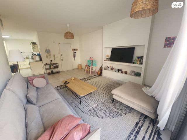 דירת גן, מרכז, הרצליה