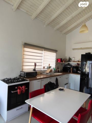 דו משפחתי, בית אריה / עופרים