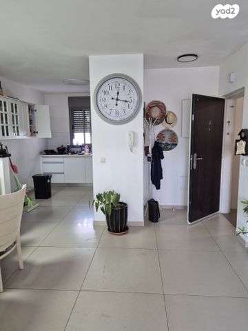 דירה, אתרוג, החורש, חריש