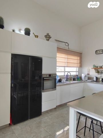 דו משפחתי, בית אריה / עופרים