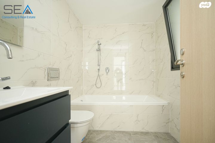 גג/ פנטהאוז, אמנון ליפקין שחק 3, נוף הטיילת, נתניה