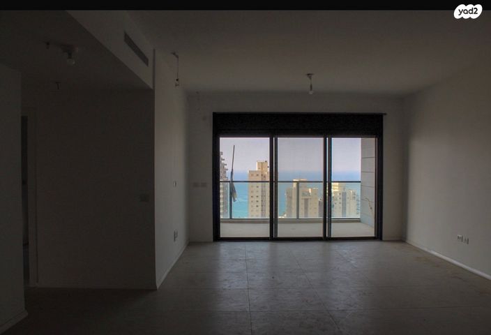 דירה, אמנון ליפקין שחק, נוף הטיילת, נתניה