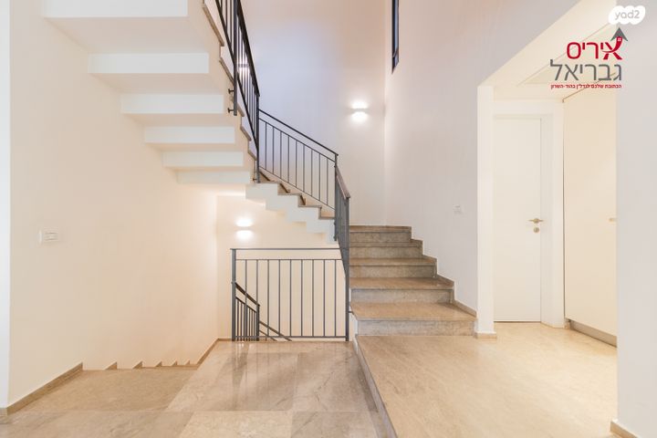 בית פרטי/ קוטג', פסנתר, מתחם האצבע, הוד השרון