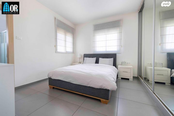 דירה, אפרים קישון, חתני פרס ישראל, באר יעקב