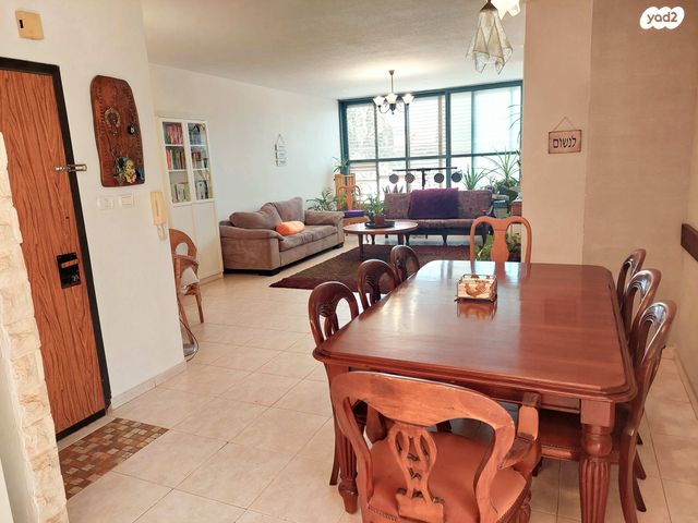 דירה, זרובבל 13, מרכז מזרחי, נס ציונה