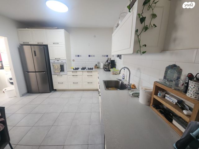 דירת גן, מרכז, הרצליה