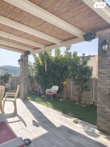 דו משפחתי, בית אריה / עופרים