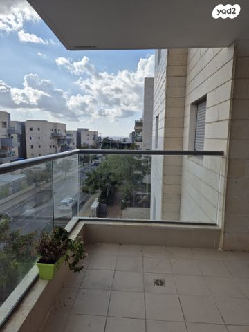 דירה, אתרוג, החורש, חריש