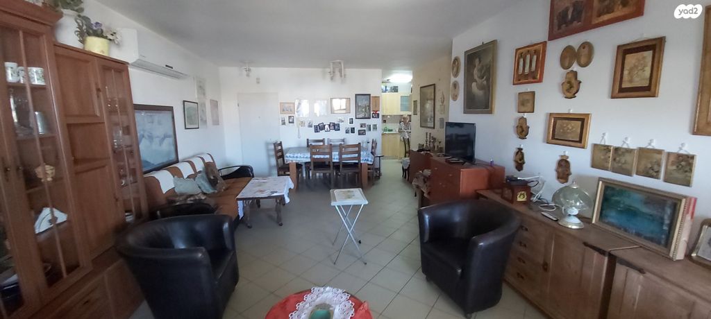 דירה, דוד המלך 11, יהושפט, ערד