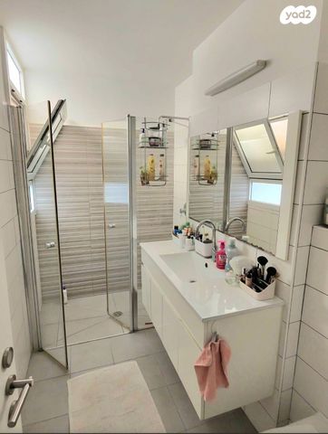 דירה, הוד השרון