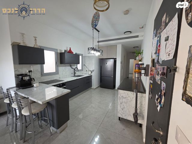 גג/ פנטהאוז, האצ"ל, רובע א', אשדוד