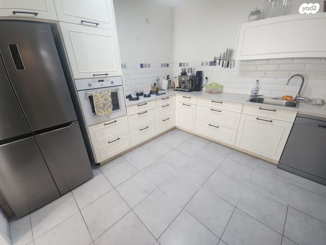 דירת גן, מרכז, הרצליה