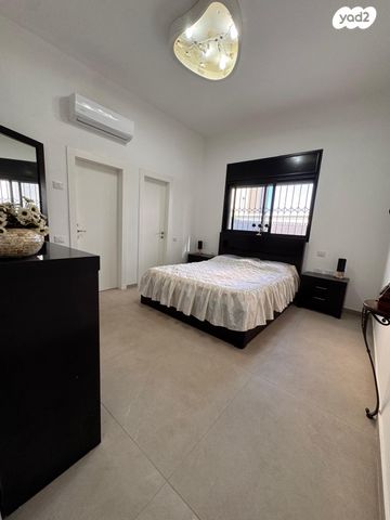 בית פרטי/ קוטג', נירים, הפארק, אופקים