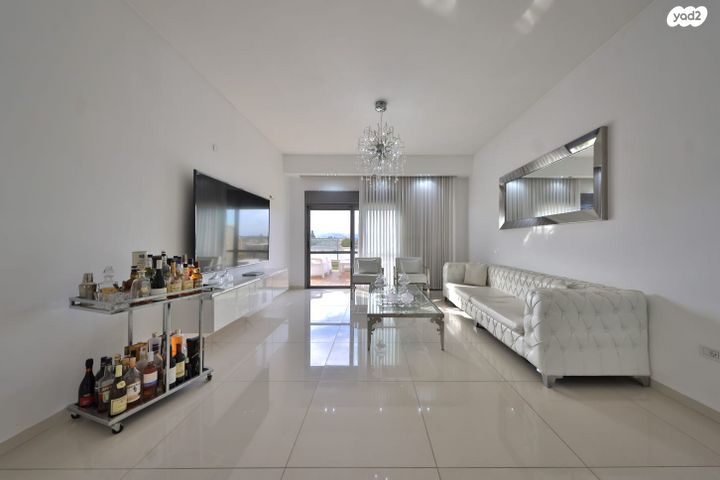 גג/ פנטהאוז, אלונים, קרית אתא