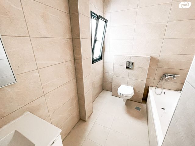 דירה, יפה ירקוני, בת ים