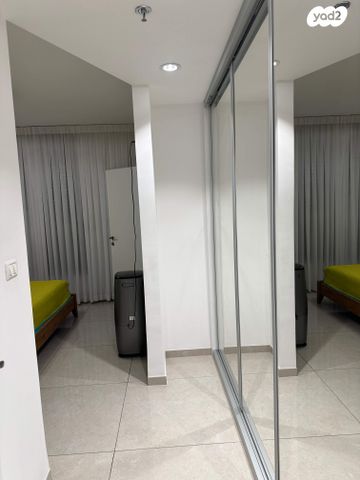 דירה, ש"י עגנון, משכנות האומנים, קרית מוצקין