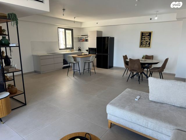 גג/ פנטהאוז, מלחמת ששת הימים, מרכז העיר, חדרה