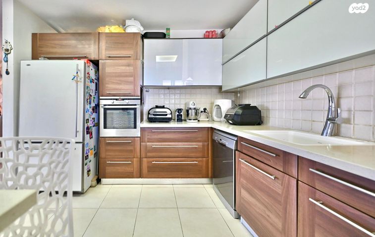 דירה, האימהות, סביוני נצר סירני, נס ציונה