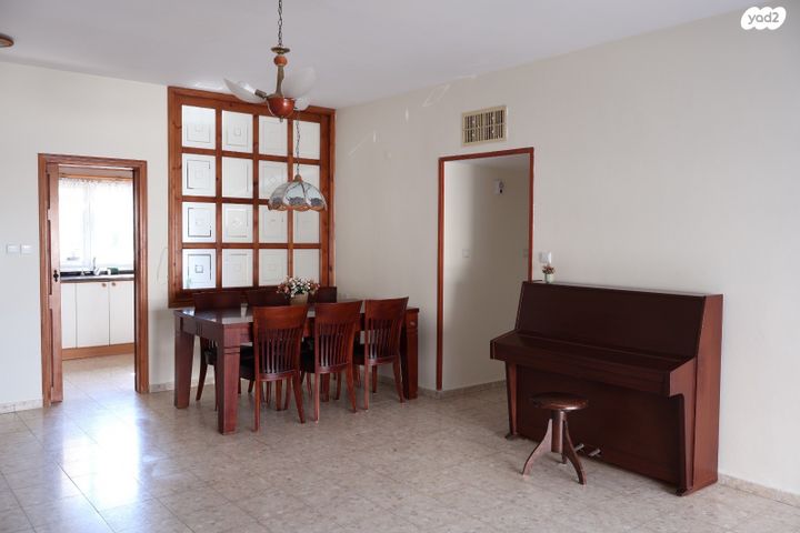 הרב זכריה מדאר 