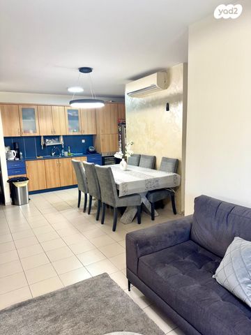 דירה, שמחה הולצברג, פסגת זאב, ירושלים