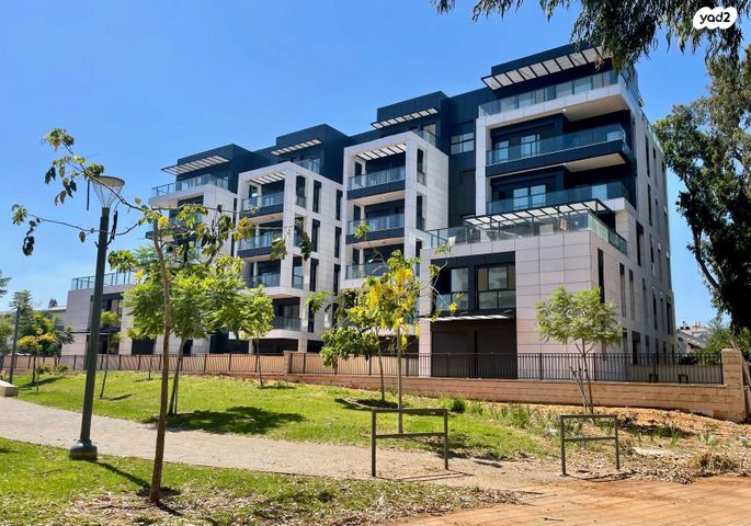 דירה, שמעון ויזנטל, הרצליה הירוקה, נווה עובד, הרצליה